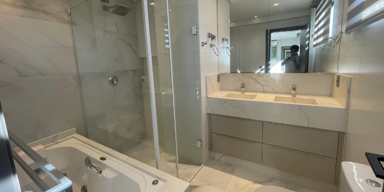 Visual 12 do Ed. Green Ocean situado em BC