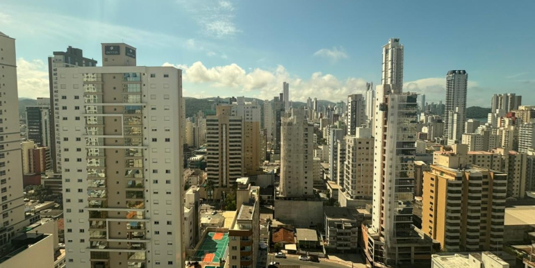 Panorama 8 do Ed. Horizon situado em BC