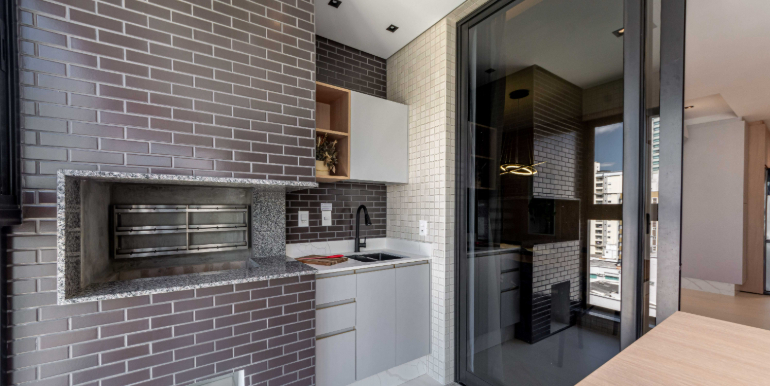 Panorama 8 do Ed. Tesla situado em BC