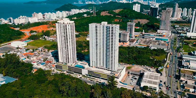 Fachada do Edifício Torres da Brava na Praia Brava, Itajaí, SC