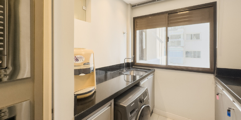 Silhueta 18 do Edifício Atlântico Shopping localizado em Balneário Camboriú