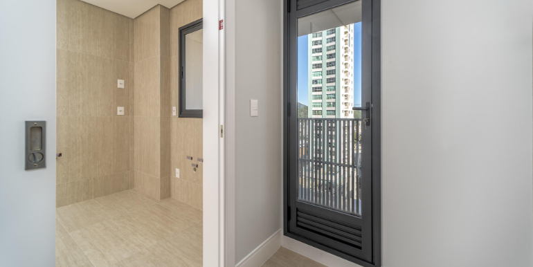 Visual 12 do Ed. Hannover situado em BC