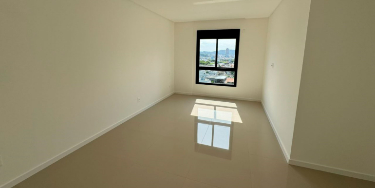 Visual 12 do Ed. Porto Rotterdam situado em BC