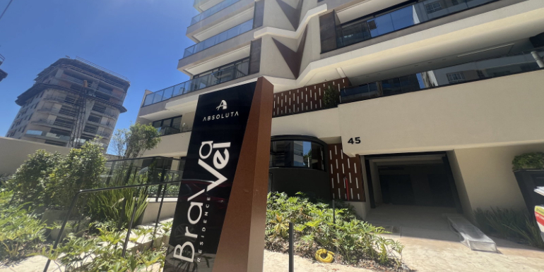 Fachada do Edifício Brava Vel na Praia Brava, Itajaí, SC