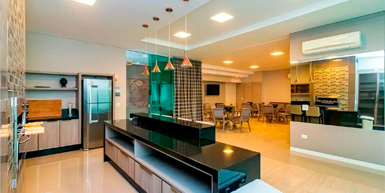 Figura 5 do Chateau Montmartre em Balneário Camboriú