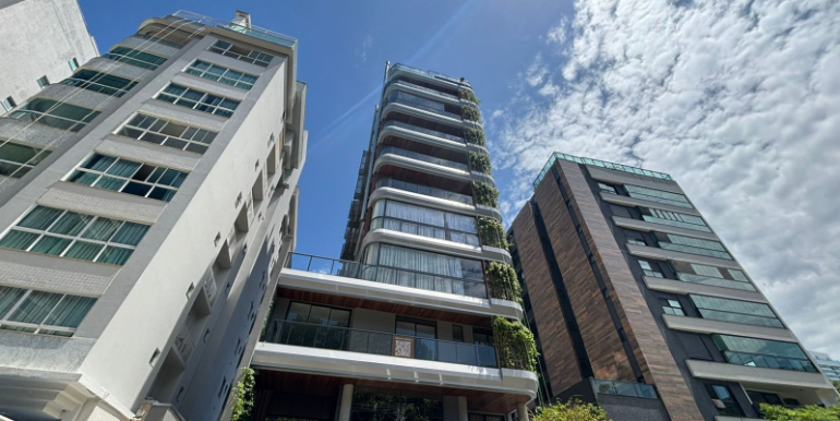 Fachada do Edifício Brava Sixteen na Praia Brava, Itajaí, SC