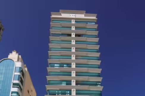 Fachada do Edifício Cartier Residence - Meia Praia, Itapema