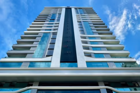 Fachada do Edifício Le Voyage Residence - Meia Praia, Itapema