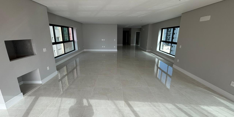 Projeção 15 do Palácio Triunfo na Meia Praia, Itapema