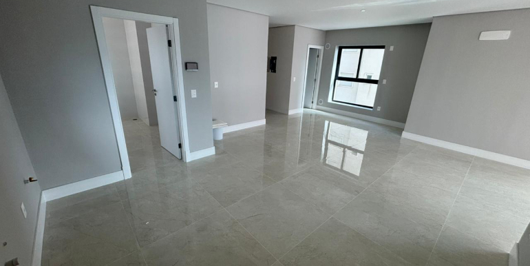 Estampa 17 do Edifício Palácio Triunfo - Meia Praia, Itapema
