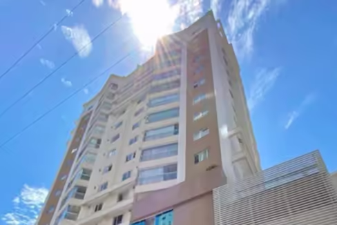 Fachada do Edifício Solar do Guarujá - Balneário Camboriú