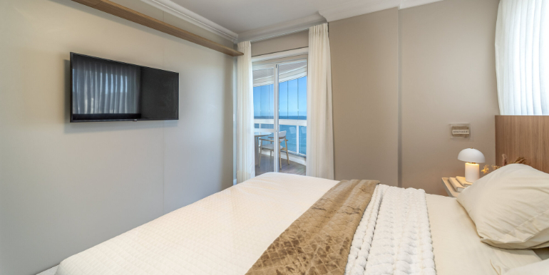 Moldura 16 do Ed. Number One situado em BC