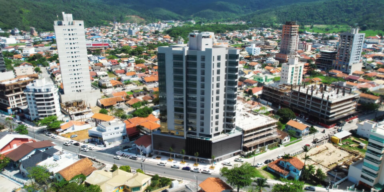 Fachada do Edifício Beach House em Porto Belo, SC