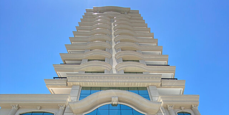 Fachada do Edifício Grand Palais em Porto Belo, SC