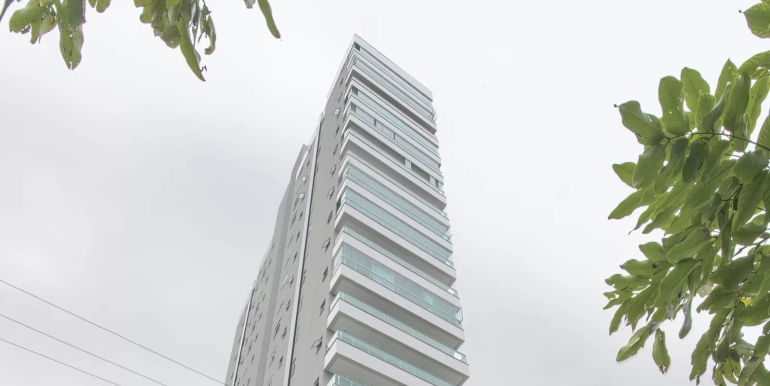 Fachada do Edifício Marettimo na Praia Brava, Itajaí, SC