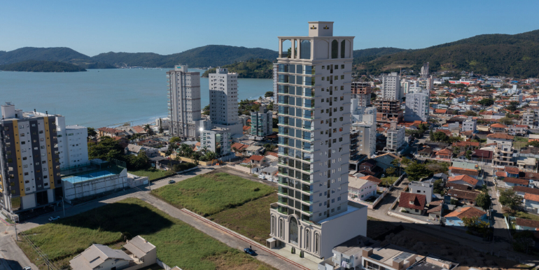 Fachada do Edifício Mont Blanc em Porto Belo, SC