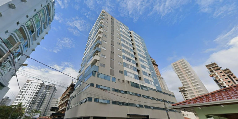 Fachada do Edifício Vyllar Beach em Porto Belo, SC