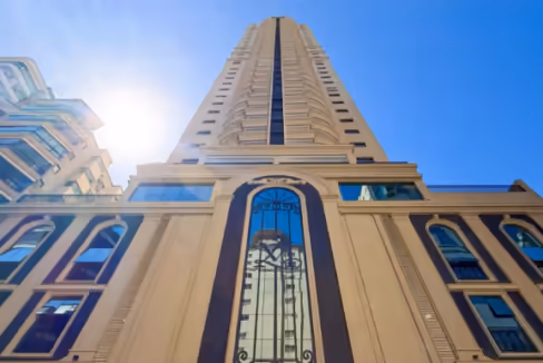 Fachada do Edifício Maison Lafayette - Meia Praia, Itapema