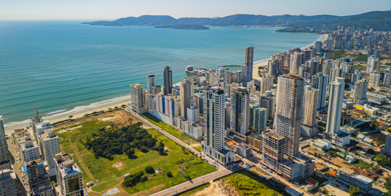 Vista 4 do Ed. Paramount Tower situado na Meia Praia, Itapema