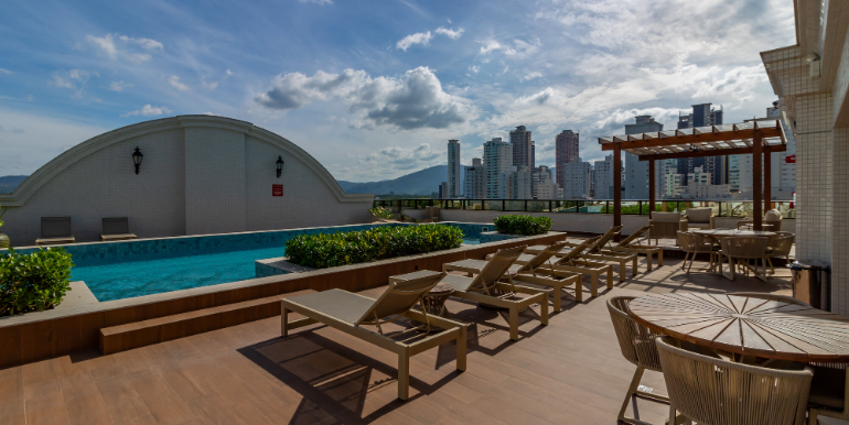 Panorama 8 do Ed. Paramount Tower situado na Meia Praia, Itapema