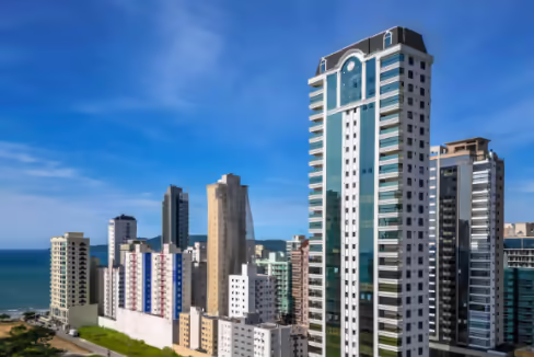 Fachada do Edifício Paramount Tower - Meia Praia, Itapema