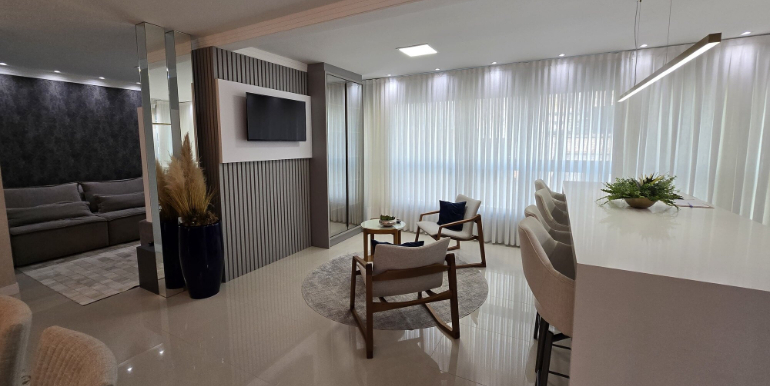 Panorama 8 do Ed. Villa Toscana situado na Meia Praia, Itapema