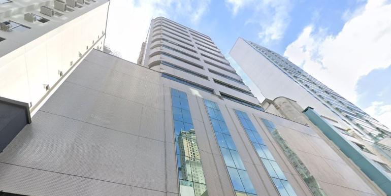 Fachada do Edifício Maria Victória em Balneário Camboriú, SC